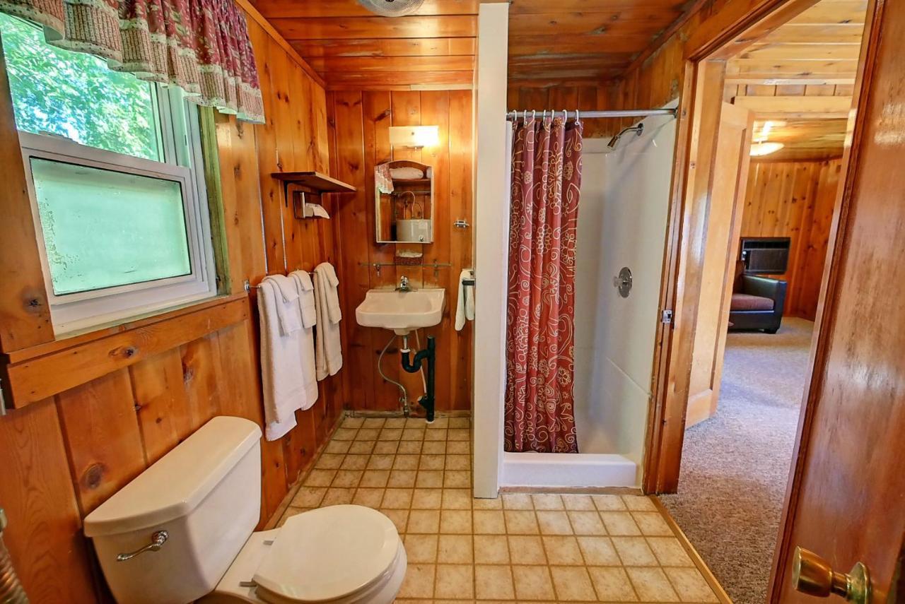 Idle A While Cabins Twisp Экстерьер фото