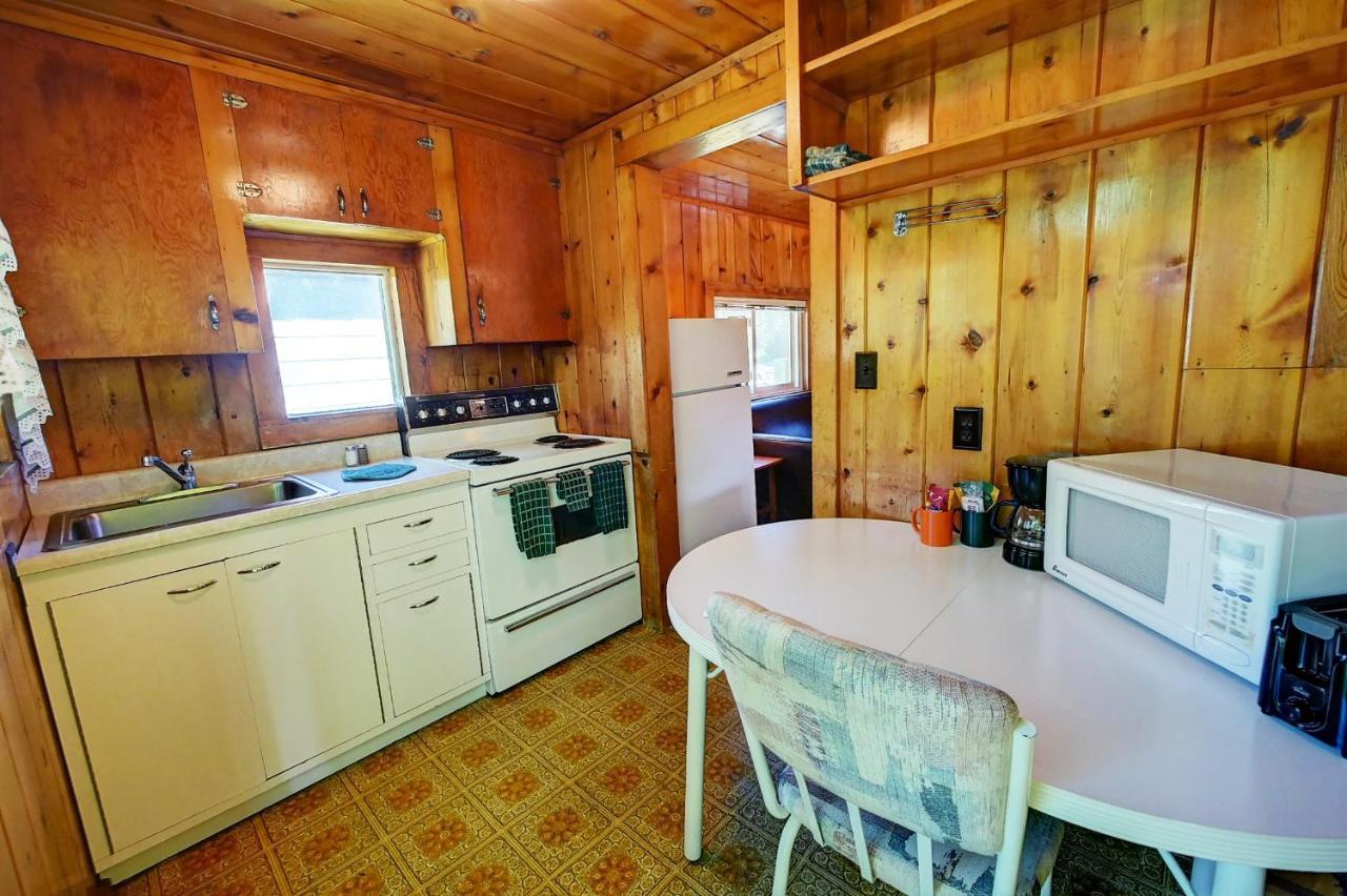 Idle A While Cabins Twisp Экстерьер фото