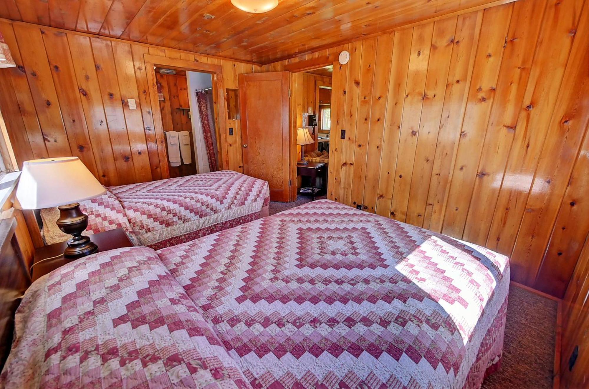 Idle A While Cabins Twisp Экстерьер фото